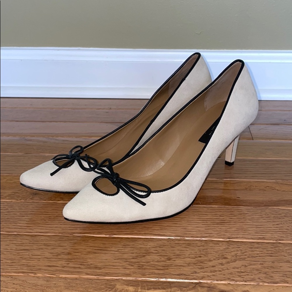 NWOT Ann Taylor Suede Heels Size 7